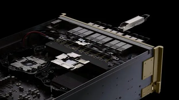 NVIDIA показала прототип оптики на кремниевом интерпозере и DWDM на 256 Гбит/с