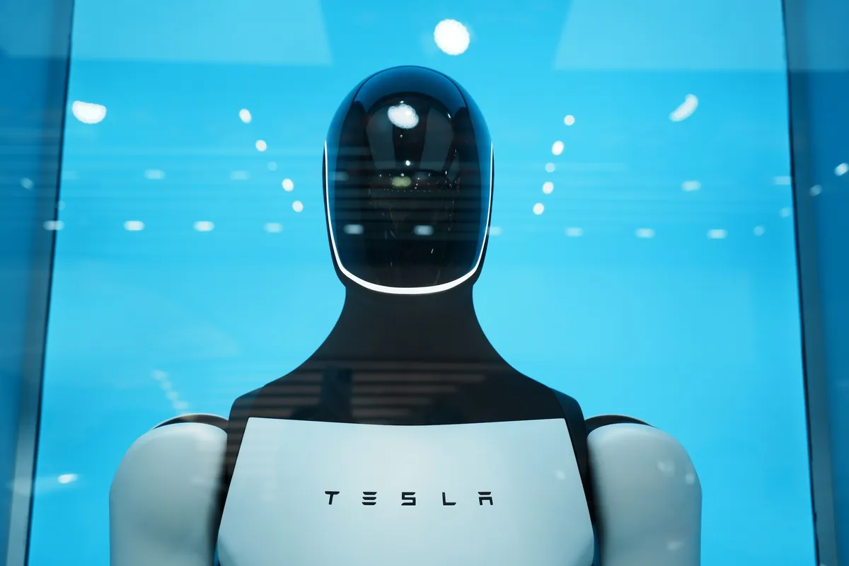 Tesla запустила серийное производство робота Optimus