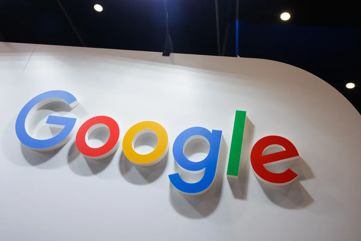 Google выводит рекламу в поиске с искусственным интеллектом на зарубежные рынки